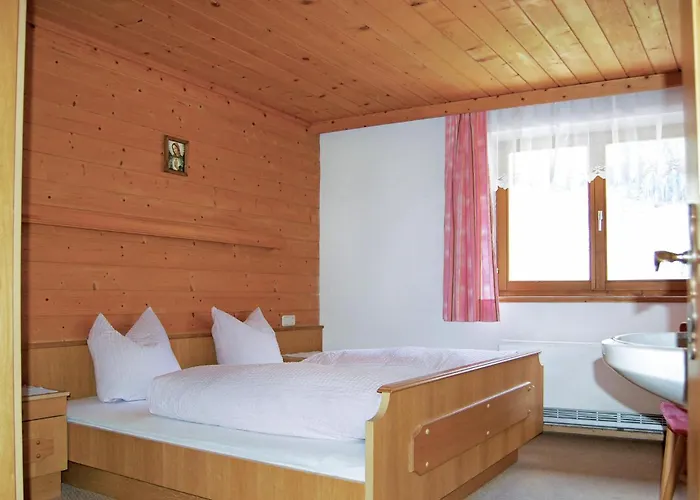 In Sonniger Lage 度假居 *